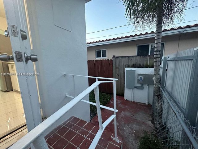 2745 SW 34th Avenue 2, Miami, FL 33133