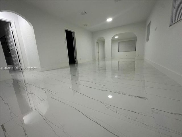 2745 SW 34th Avenue 2, Miami, FL 33133