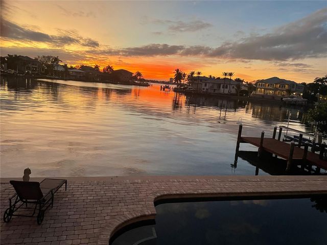 1444 HARBOR DRIVE, Sarasota, FL 34239