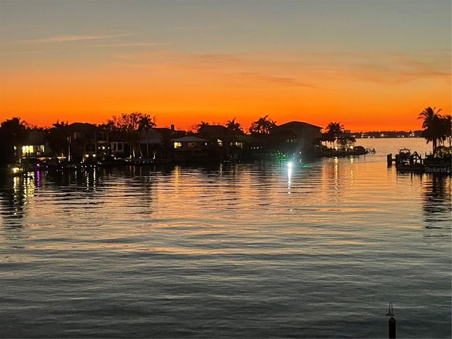 1444 HARBOR DRIVE, Sarasota, FL 34239