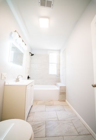 5256 S Carpenter Street, Chicago, IL 60609