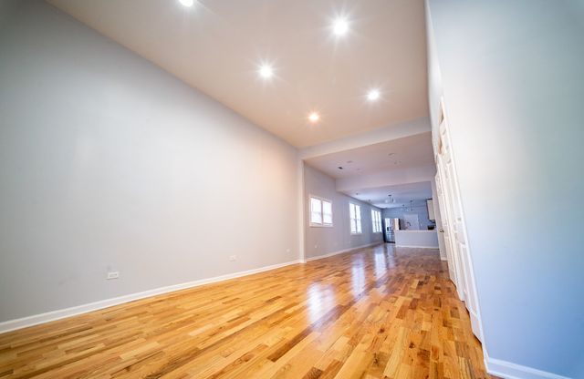 5256 S Carpenter Street, Chicago, IL 60609