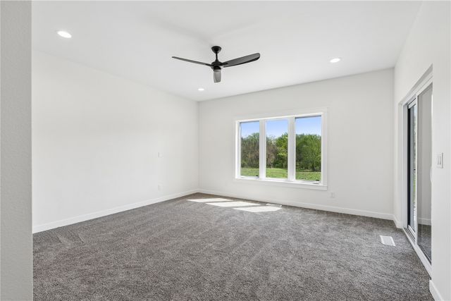 1570 Volmert Lane NE, Solon, IA 52333