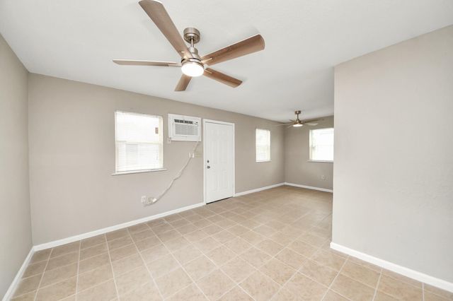 3914 Hoffman Street B, Houston, TX 77026