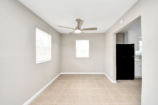3914 Hoffman Street B, Houston, TX 77026