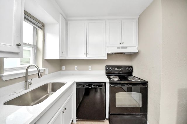 3914 Hoffman Street B, Houston, TX 77026