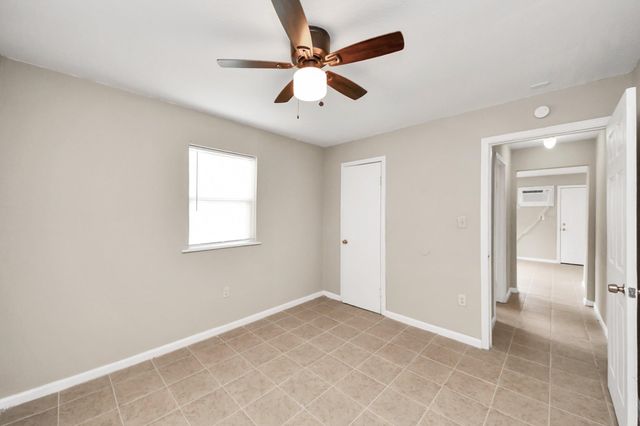 3914 Hoffman Street B, Houston, TX 77026