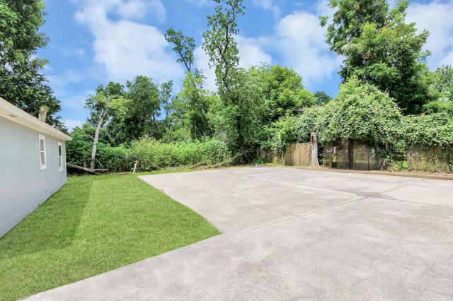 3914 Hoffman Street B, Houston, TX 77026