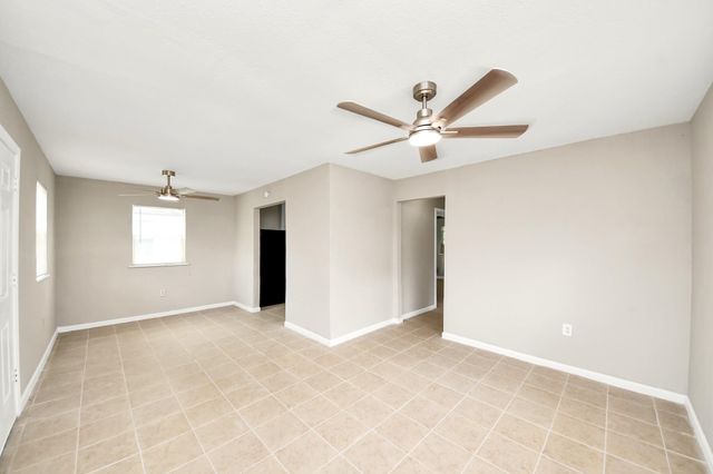 3914 Hoffman Street B, Houston, TX 77026