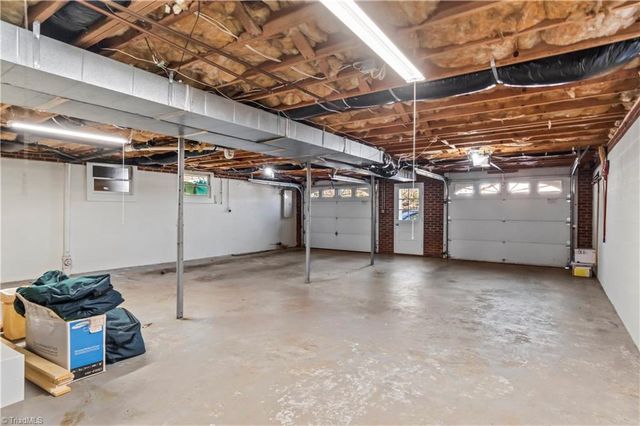 3606 Squirewood Drive, Clemmons, NC 27012