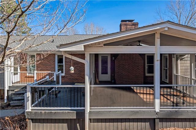 3606 Squirewood Drive, Clemmons, NC 27012