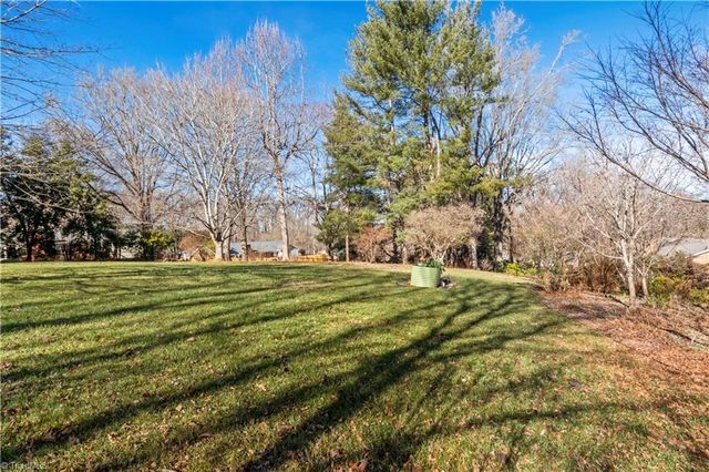 3606 Squirewood Drive, Clemmons, NC 27012