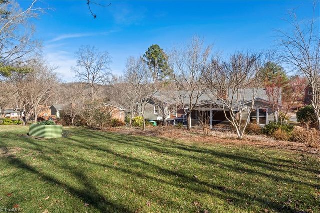 3606 Squirewood Drive, Clemmons, NC 27012