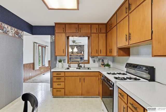 7013 S 41 Street, Bellevue, NE 68147