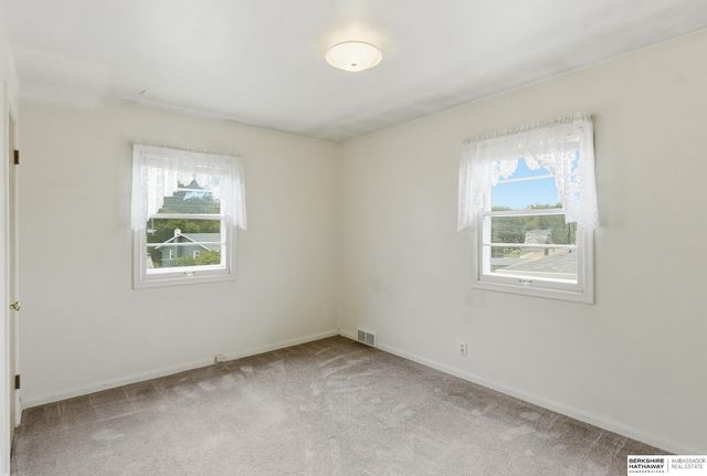 7013 S 41 Street, Bellevue, NE 68147