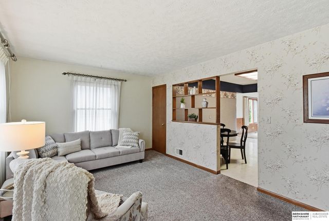7013 S 41 Street, Bellevue, NE 68147