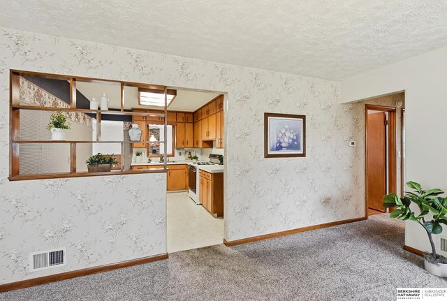 7013 S 41 Street, Bellevue, NE 68147