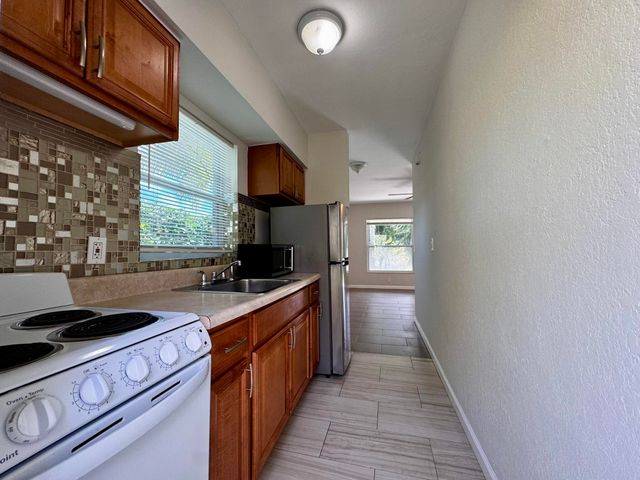 625 NE 14th Avenue 1, Fort Lauderdale, FL 33304