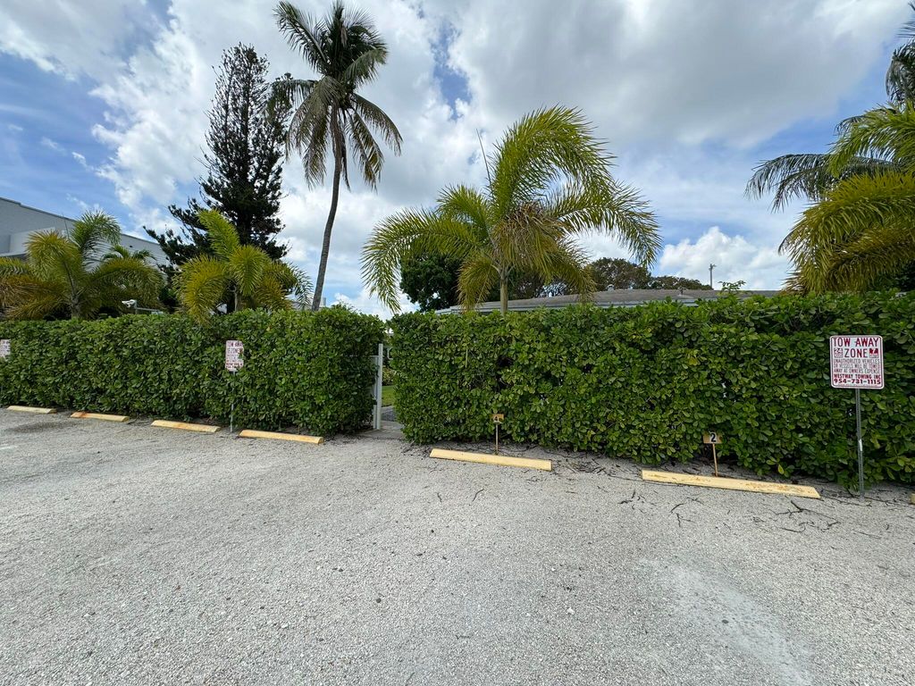 625 NE 14th Avenue 1, Fort Lauderdale, FL 33304