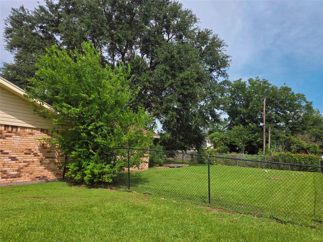 700 W 19th Street, Port Arthur, TX 77640