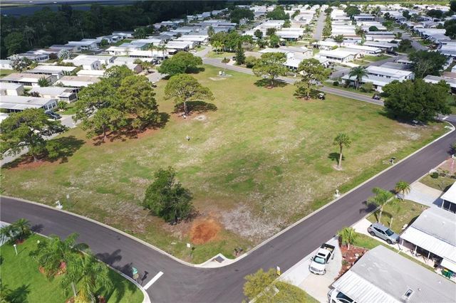 1352 Barefoot Circle, Barefoot Bay, FL 32976