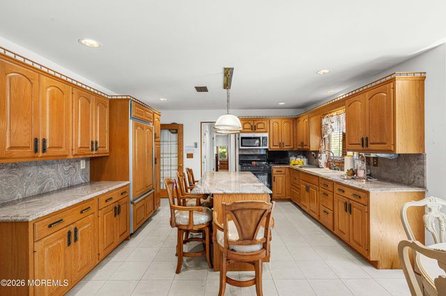 19 Cherokee Road, East Brunswick, NJ 08816