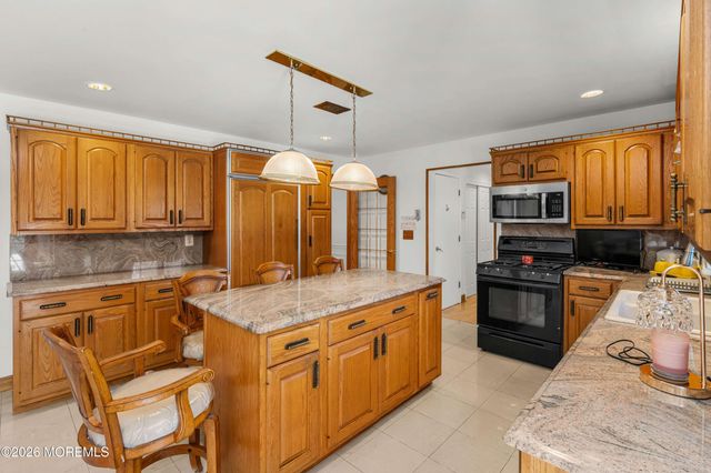 19 Cherokee Road, East Brunswick, NJ 08816
