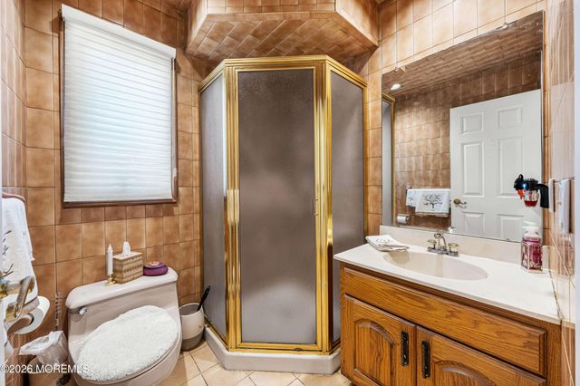 19 Cherokee Road, East Brunswick, NJ 08816