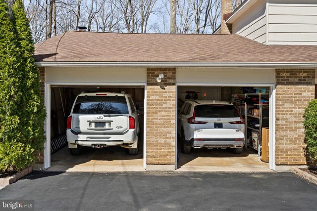 1 BLUE JAY DR, Newark, DE 19713