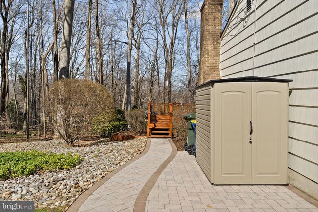 1 BLUE JAY DR, Newark, DE 19713