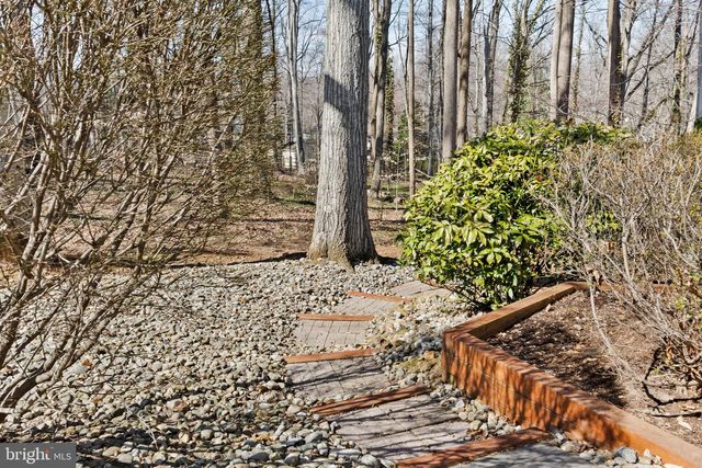 1 BLUE JAY DR, Newark, DE 19713