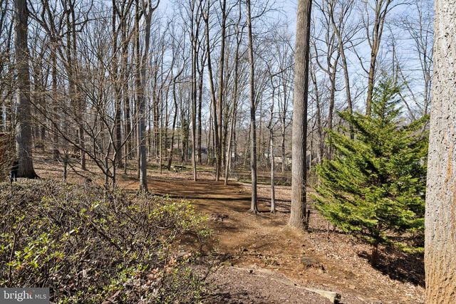 1 BLUE JAY DR, Newark, DE 19713