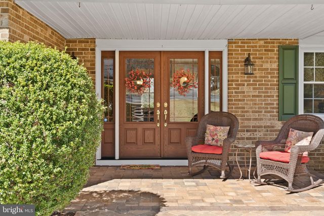 1 BLUE JAY DR, Newark, DE 19713