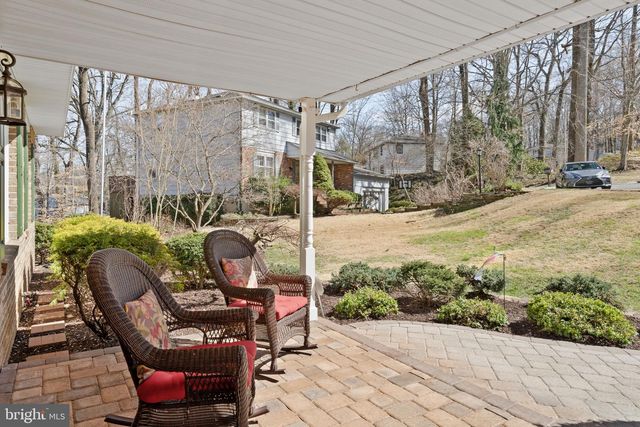 1 BLUE JAY DR, Newark, DE 19713