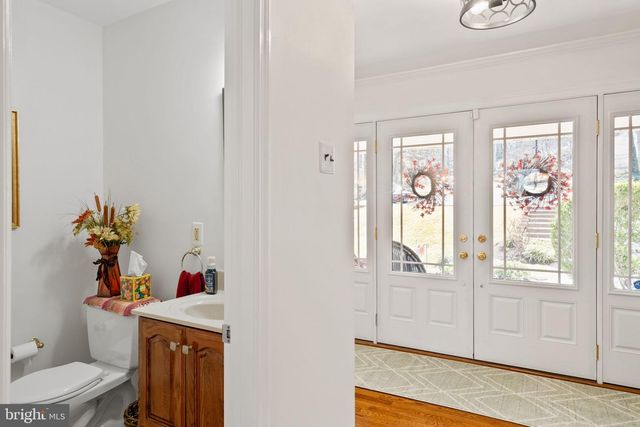 1 BLUE JAY DR, Newark, DE 19713