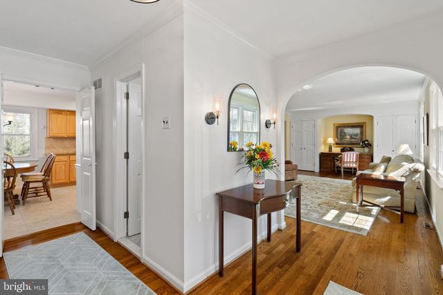 1 BLUE JAY DR, Newark, DE 19713