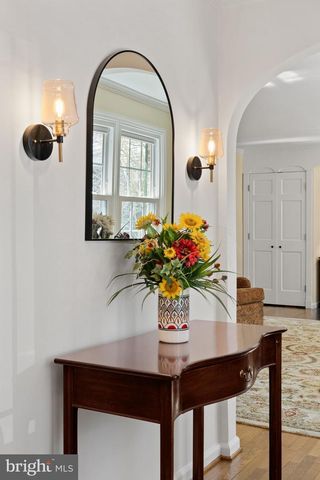 1 BLUE JAY DR, Newark, DE 19713