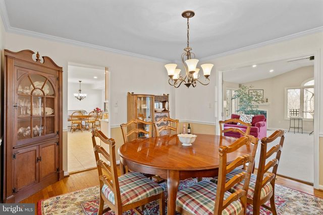 1 BLUE JAY DR, Newark, DE 19713