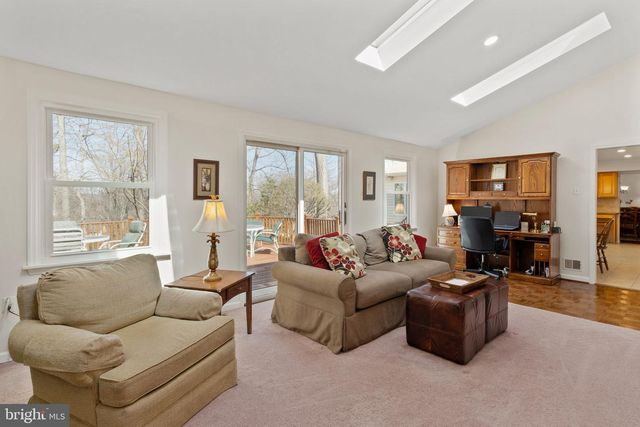 1 BLUE JAY DR, Newark, DE 19713