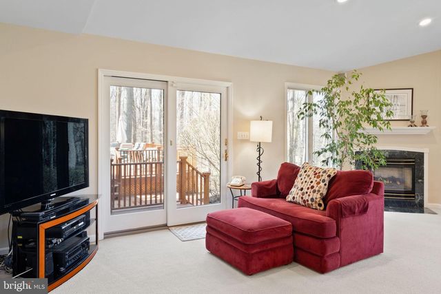 1 BLUE JAY DR, Newark, DE 19713