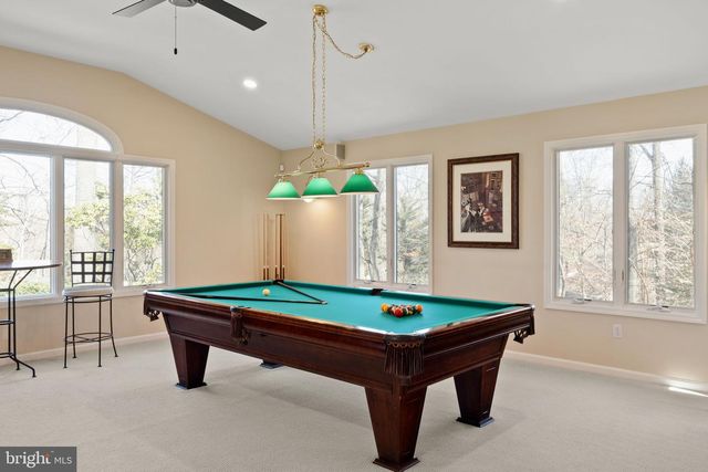 1 BLUE JAY DR, Newark, DE 19713