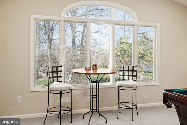 1 BLUE JAY DR, Newark, DE 19713