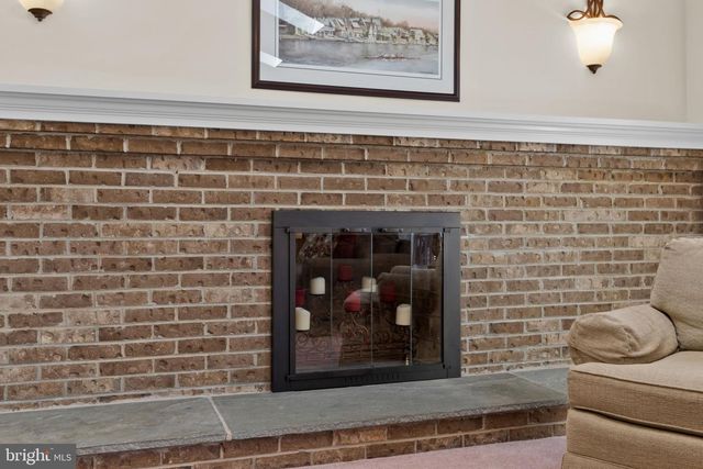 1 BLUE JAY DR, Newark, DE 19713