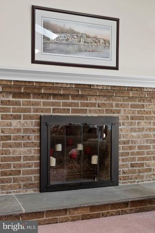 1 BLUE JAY DR, Newark, DE 19713