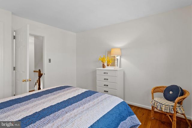 1 BLUE JAY DR, Newark, DE 19713