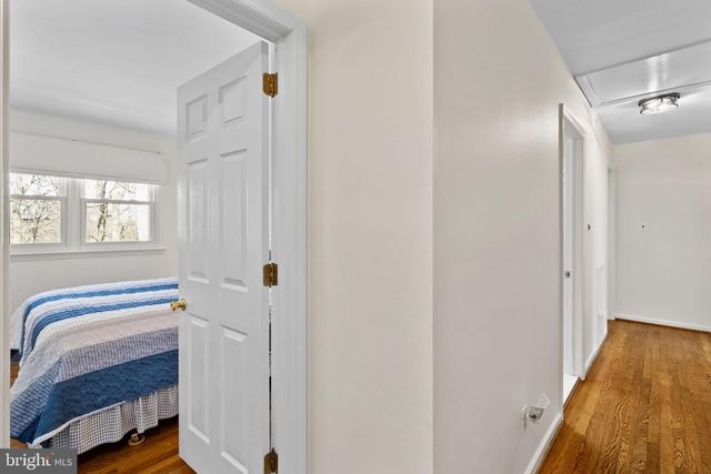 1 BLUE JAY DR, Newark, DE 19713