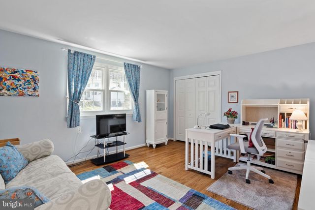 1 BLUE JAY DR, Newark, DE 19713