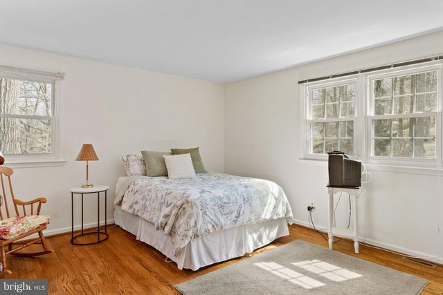 1 BLUE JAY DR, Newark, DE 19713