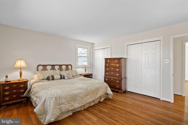 1 BLUE JAY DR, Newark, DE 19713