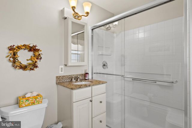 1 BLUE JAY DR, Newark, DE 19713